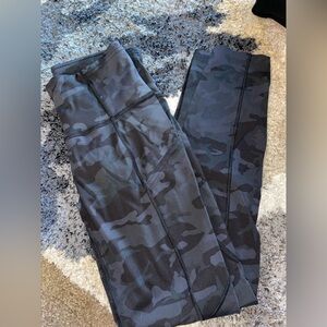Lululemon camo leggings with pockets- size 4